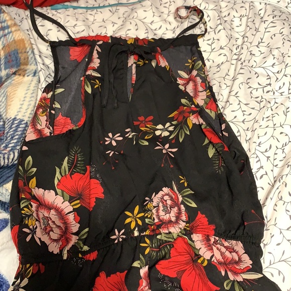 SHEIN Floral Romper, Size M. Brand new, worn once, in perfect condition - Picture 5 of 5